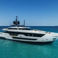 Alquiler de Alvium Ferretti Custom Line 106