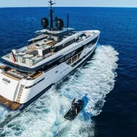 Alquiler de Alvium Ferretti Custom Line 106