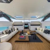 Alquiler de Alvium Ferretti Custom Line 106