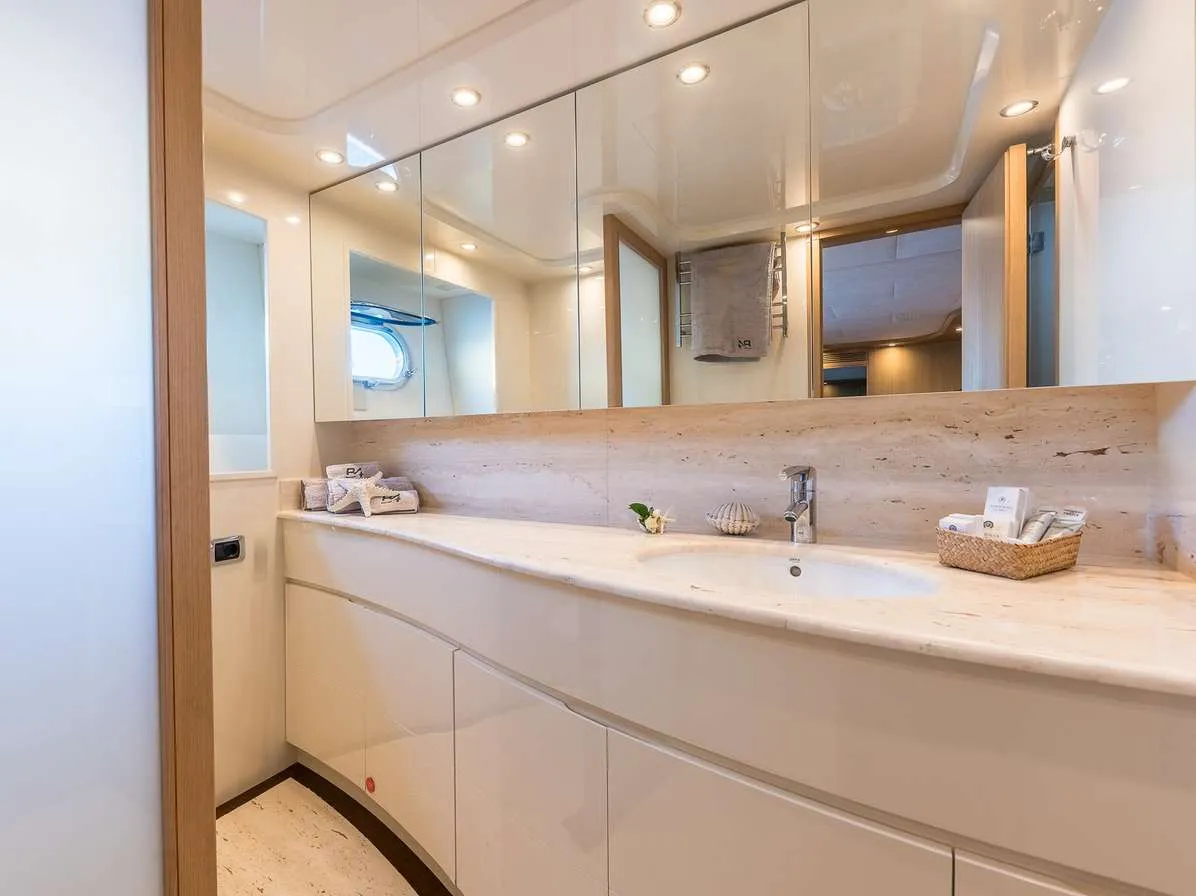 B4 Astondoa 102 GLX yacht charter
