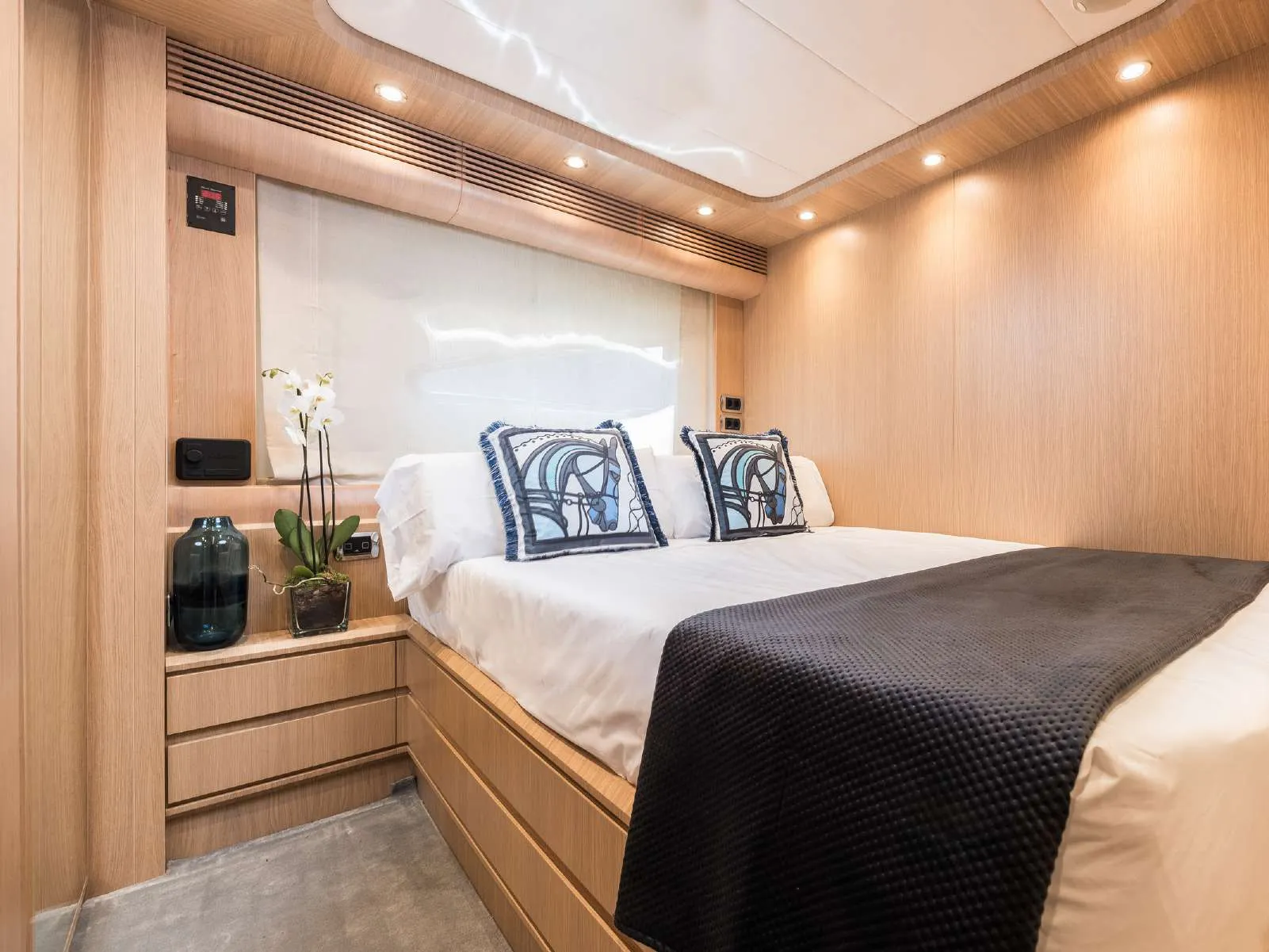 B4 Astondoa 102 GLX yacht charter