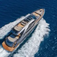 Alquiler de Beyond Pershing 8X
