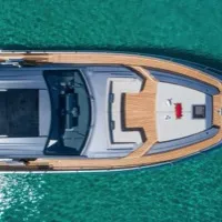 Alquiler de Beyond Pershing 8X