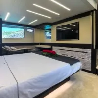 Alquiler de Beyond Pershing 8X