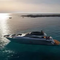 Location du yacht Pershing 90 Danzas