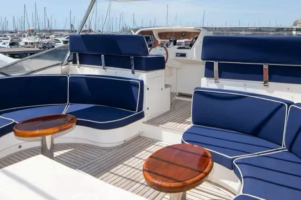 B Two Astondoa 106 glx