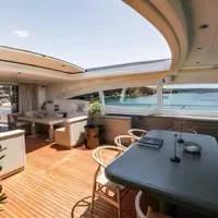 Location du yacht Mangusta 108 Triniti