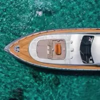 Location du yacht Mangusta 108 Triniti