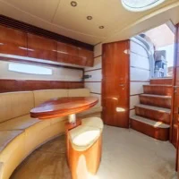 Alquiler de Pershing 50