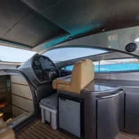 Alquiler de Pershing 50